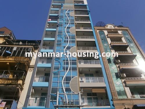 缅甸房地产 - 出租物件 - No.1722 - Condo in downtown for rent! - View of the building.