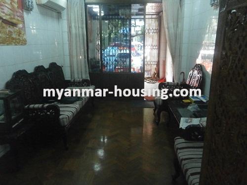 မြန်မာအိမ်ခြံမြေ - ငှားရန် property - No.1730 - Business area for rent in downtown! - View of the living room
