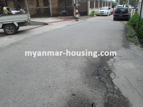 မြန်မာအိမ်ခြံမြေ - ငှားရန် property - No.1756 - N/AView of the street.