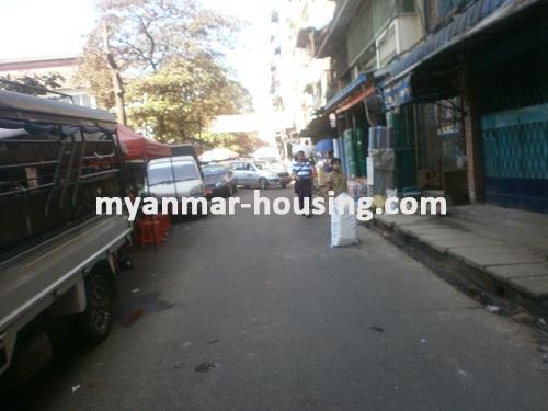 缅甸房地产 - 出租物件 - No.1804 - Two storeys for rent in downtown! - View of the street.