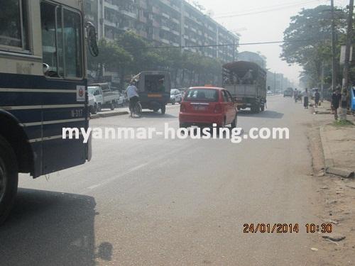 မြန်မာအိမ်ခြံမြေ - ငှားရန် property - No.1854 - N/AView of the road.