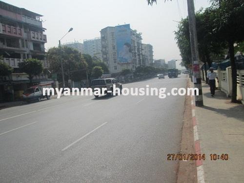 မြန်မာအိမ်ခြံမြေ - ငှားရန် property - No.1864 - N/AView of the road.