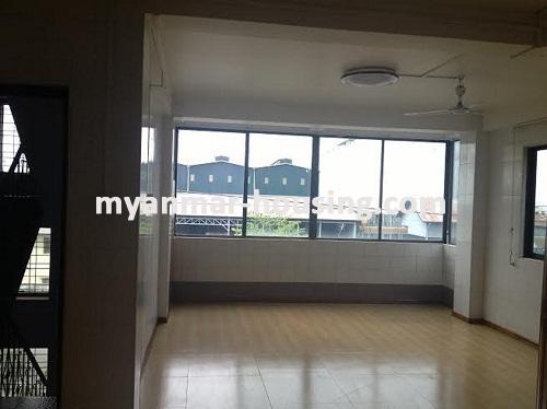 မြန်မာအိမ်ခြံမြေ - ငှားရန် property - No.1905 - An apartment is very beautiful and Fully furnished! - View of the living room.