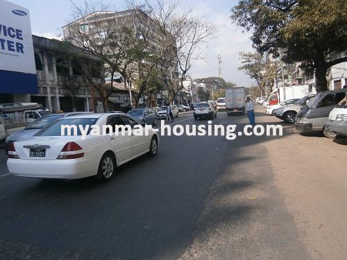 မြန်မာအိမ်ခြံမြေ - ငှားရန် property - No.1952 - N/AView of the road.