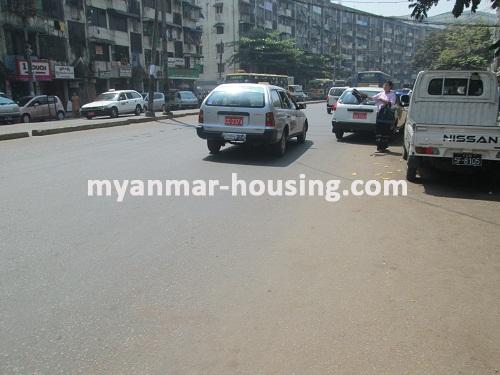 မြန်မာအိမ်ခြံမြေ - ငှားရန် property - No.1999 - N/AView of the Street.