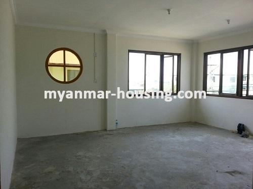 ミャンマー不動産 - 賃貸物件 - No.2012 - Landed House for rent in Thanlyin Township. - view of the room.