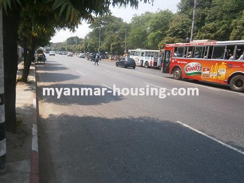မြန်မာအိမ်ခြံမြေ - ငှားရန် property - No.2068 - N/AView of the street.