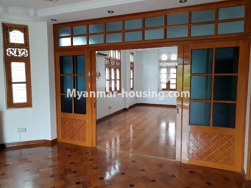 缅甸房地产 - 出租物件 - No.2102 - Excellent  house  for  rent  in Yankin now! - View of the inside.