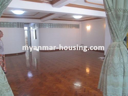 缅甸房地产 - 出租物件 - No.2109 - Very spacious good apartment for rent in Botahtaung! - View of the inside.