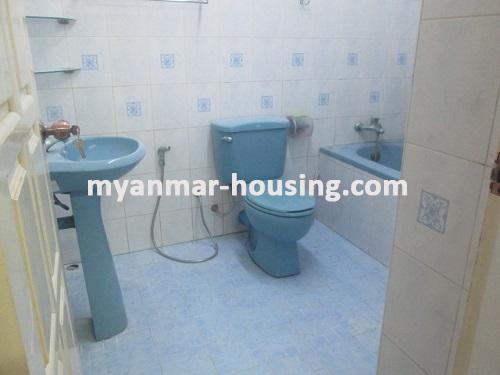 缅甸房地产 - 出租物件 - No.2109 - Very spacious good apartment for rent in Botahtaung! - View of the bath room and wash room.