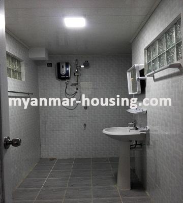 မြန်မာအိမ်ခြံမြေ - ငှားရန် property - No.2129 - ကမာရွတ်မြို့နယ်တွင် ကွန်ဒိုအခန်းကောင်းတစ်ခန်းဌားရန် ရှိသည်။