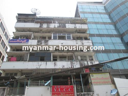 မြန်မာအိမ်ခြံမြေ - ငှားရန် property - No.2141 - N/AFront view of the building.