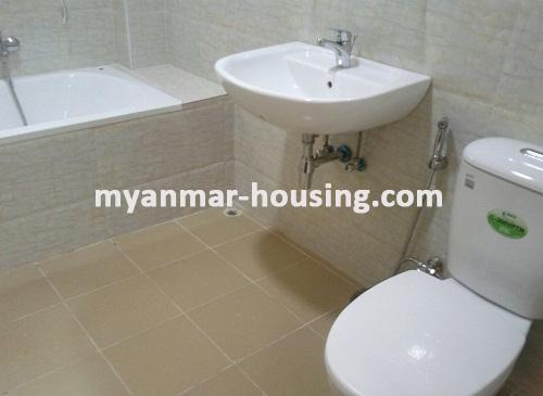 缅甸房地产 - 出租物件 - No.2142 - An available Landed house for rent in Mayangone. - view of the bathroom