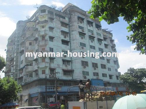 缅甸房地产 - 出租物件 - No.2160 - Condo for rent near main road! - Close view of the building.