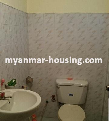 မြန်မာအိမ်ခြံမြေ - ငှားရန် property - No.2188 - လှည်းတန်းအနီးတွင်ဈေးနှုန်းသက်သာသည့်လုံးချင်းတစ်လုံးငှားရန်ရှိသည်။