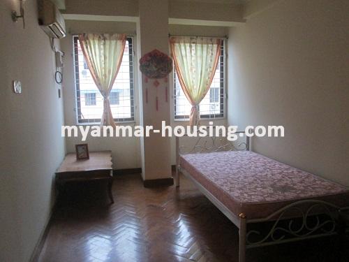 မြန်မာအိမ်ခြံမြေ - ငှားရန် property - No.2222 - အသင့်နေထိုင်နိုင်သည့် ကွန်ဒိုတစ်ခန်း ဗဟန်းမြို့နယ်တွင် ငှားရန်ရှိသည်။View of the bed room.