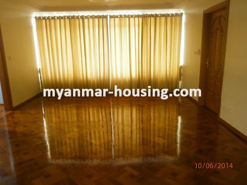 မြန်မာအိမ်ခြံမြေ - ငှားရန် property - No.2240 - Well-decorated condo is available in business area! - View of the Living Room
