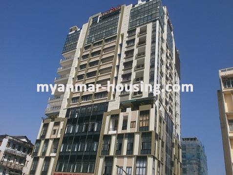 ミャンマー不動産 - 賃貸物件 - No.2251 - Nice condo in the heart of city center! - View of the building.