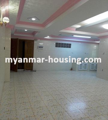 မြန်မာအိမ်ခြံမြေ - ငှားရန် property - No.2270 - ရွေှထန်းတပင်ကွန်ဒိုတွင် အခန်းကောင်းတစ်ခန်းဌားရန် ရှိသည်။