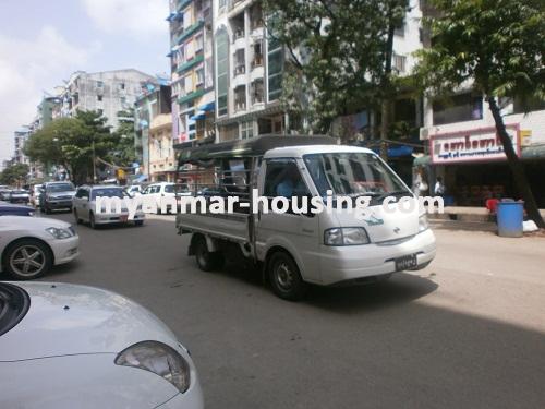 မြန်မာအိမ်ခြံမြေ - ငှားရန် property - No.2275 - N/AView of the road.