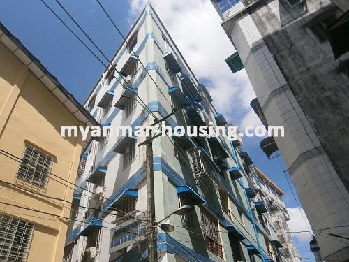 မြန်မာအိမ်ခြံမြေ - ငှားရန် property - No.2279 - N/ARear view of the building.
