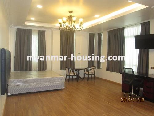 မြန်မာအိမ်ခြံမြေ - ငှားရန် property - No.2286 - အလုံမြို့နယ်တွင် ကွန်ဒိုတိုက်ခန်းကောင်းတစ်ခန်းဌားရန် ရှိသည်။View of Bed room
