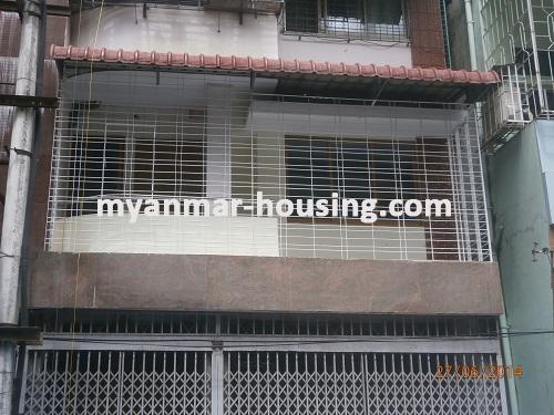 မြန်မာအိမ်ခြံမြေ - ငှားရန် property - No.2295 - N/AClose view of the building.
