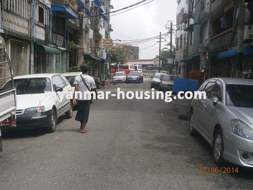 မြန်မာအိမ်ခြံမြေ - ငှားရန် property - No.2295 - N/AView of the street.