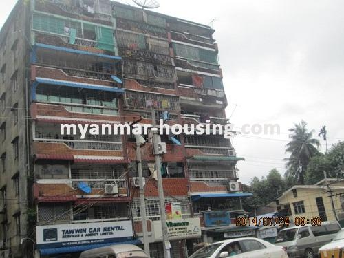 缅甸房地产 - 出租物件 - No.2367 - Hong kong type apartment available in Sanchaung! - Front view of the building.