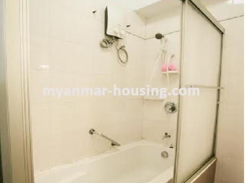 မြန်မာအိမ်ခြံမြေ - ငှားရန် property - No.2383 - အဆင့်မြင့်ပြင်ဆင်ထားသည့်အခန်းတစ်ခန်း လူသိများသည့်နေရာတွင်ငှားရန်ရှိသည်။View of the wash room.