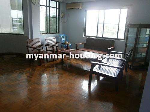 ミャンマー不動産 - 賃貸物件 - No.2392 - An apartment for rent with fully furnished in Bahan! - View of the living room.