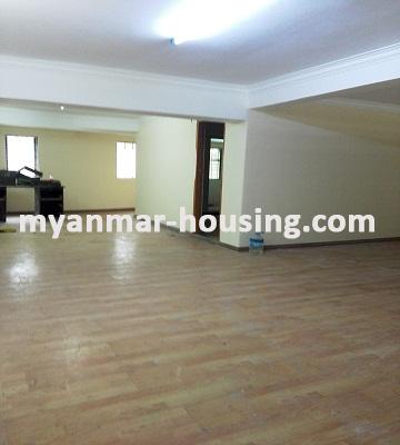 မြန်မာအိမ်ခြံမြေ - ငှားရန် property - No.2425 - စီးပွားရေးလုပ်ငန်း(သို့)show room ဖွင့်ချင်သူများအတွက်ဓမ္မစေတီမီးပွင့်အနီးတွင်ငှားရန်ရှိသည်။