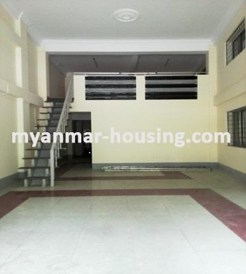 မြန်မာအိမ်ခြံမြေ - ငှားရန် property - No.2425 - စီးပွားရေးလုပ်ငန်း(သို့)show room ဖွင့်ချင်သူများအတွက်ဓမ္မစေတီမီးပွင့်အနီးတွင်ငှားရန်ရှိသည်။