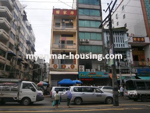 မြန်မာအိမ်ခြံမြေ - ငှားရန် property - No.2426 - N/AView of the building.