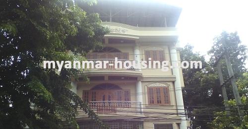 မြန်မာအိမ်ခြံမြေ - ငှားရန် property - No.2453 - စီးပွားရေးလုပ်ရန်ကောင်းမွန်သည့်အချက်အချာကျသည့်နေရာတွင်လုံးချင်းတစ်လုံးငှားရန်ရှိသည်။ - 