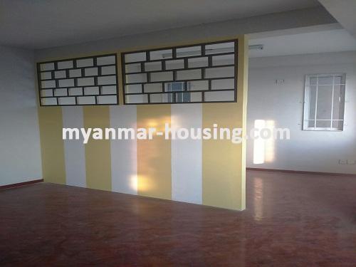 缅甸房地产 - 出租物件 - No.2468 - A Good apartment for rent in Tarmway Township. - View of the living room