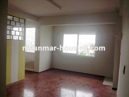 缅甸房地产 - 出租物件 - No.2468 - A Good apartment for rent in Tarmway Township. - View of living room