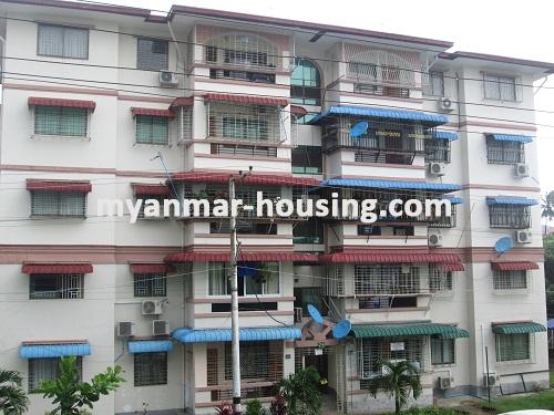 缅甸房地产 - 出租物件 - No.2480 - An apartment for expats in Shwe Ohm Pinn housing! - View of the building.
