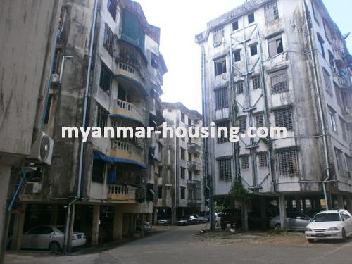 ミャンマー不動産 - 賃貸物件 - No.2498 - An apartment near Hledan junction in Anawrahta  housing! - View of the building.