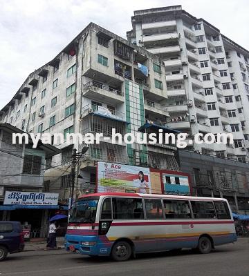 မြန်မာအိမ်ခြံမြေ - ငှားရန် property - No.2499 - Hall type အခန်းကျယ်တစ်ခန်းလှည်းတန်းစင်တာအနီးတွင်ငှားရန်ရှိသည်။