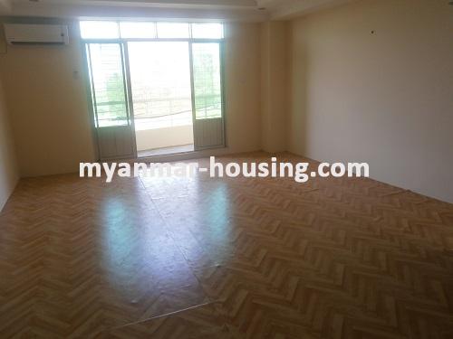缅甸房地产 - 出租物件 - No.2503 - Clean and Spacious Condo with Reasonable Price in Yankin Township! - View of the living room.