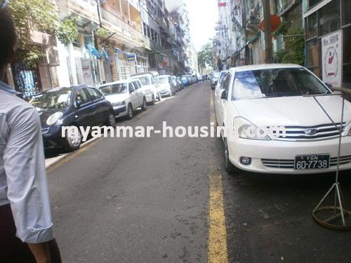 မြန်မာအိမ်ခြံမြေ - ငှားရန် property - No.2519 - N/AView of the street.