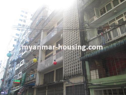 缅甸房地产 - 出租物件 - No.2536 - Available house for guesthouse or inn or motel in China Town, Lanmadaw! - corner view of the building