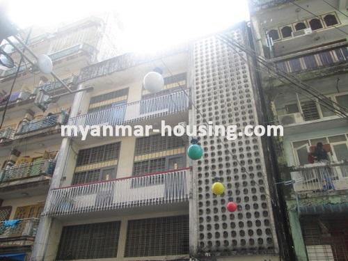 缅甸房地产 - 出租物件 - No.2536 - Available house for guesthouse or inn or motel in China Town, Lanmadaw! - front view of the buiilding