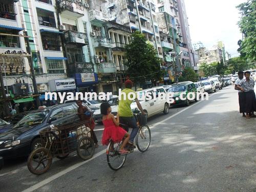မြန်မာအိမ်ခြံမြေ - ငှားရန် property - No.2544 - N/Aview of the street