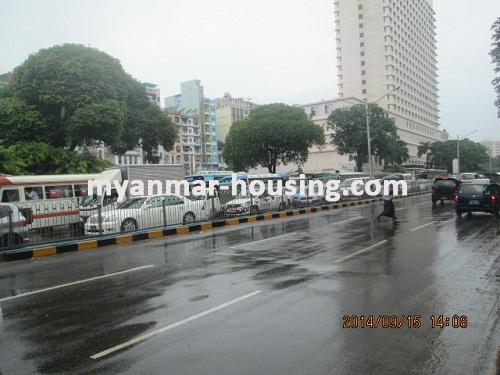 မြန်မာအိမ်ခြံမြေ - ငှားရန် property - No.2557 - N/AView of the road.