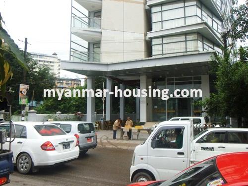 မြန်မာအိမ်ခြံမြေ - ငှားရန် property - No.2564 - N/AView of the road.