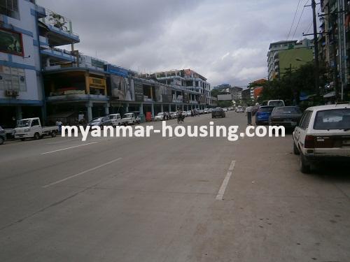 缅甸房地产 - 出租物件 - No.2571 - Five storeys for rent in Ahlone! - View of the road.