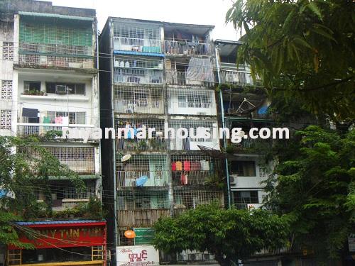 မြန်မာအိမ်ခြံမြေ - ငှားရန် property - No.2590 - N/AFront view of the building.