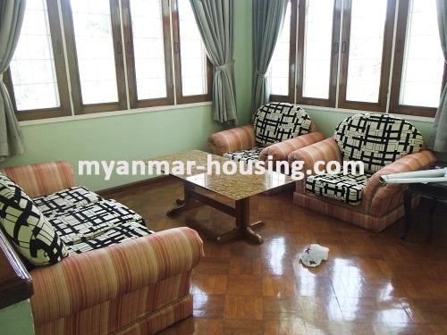 မြန်မာအိမ်ခြံမြေ - ငှားရန် property - No.2619 - မရမ်းကုန်းတွင် RC3ထပ် တစ်လုံးငှါးရန်ရှိသည်။view of living room